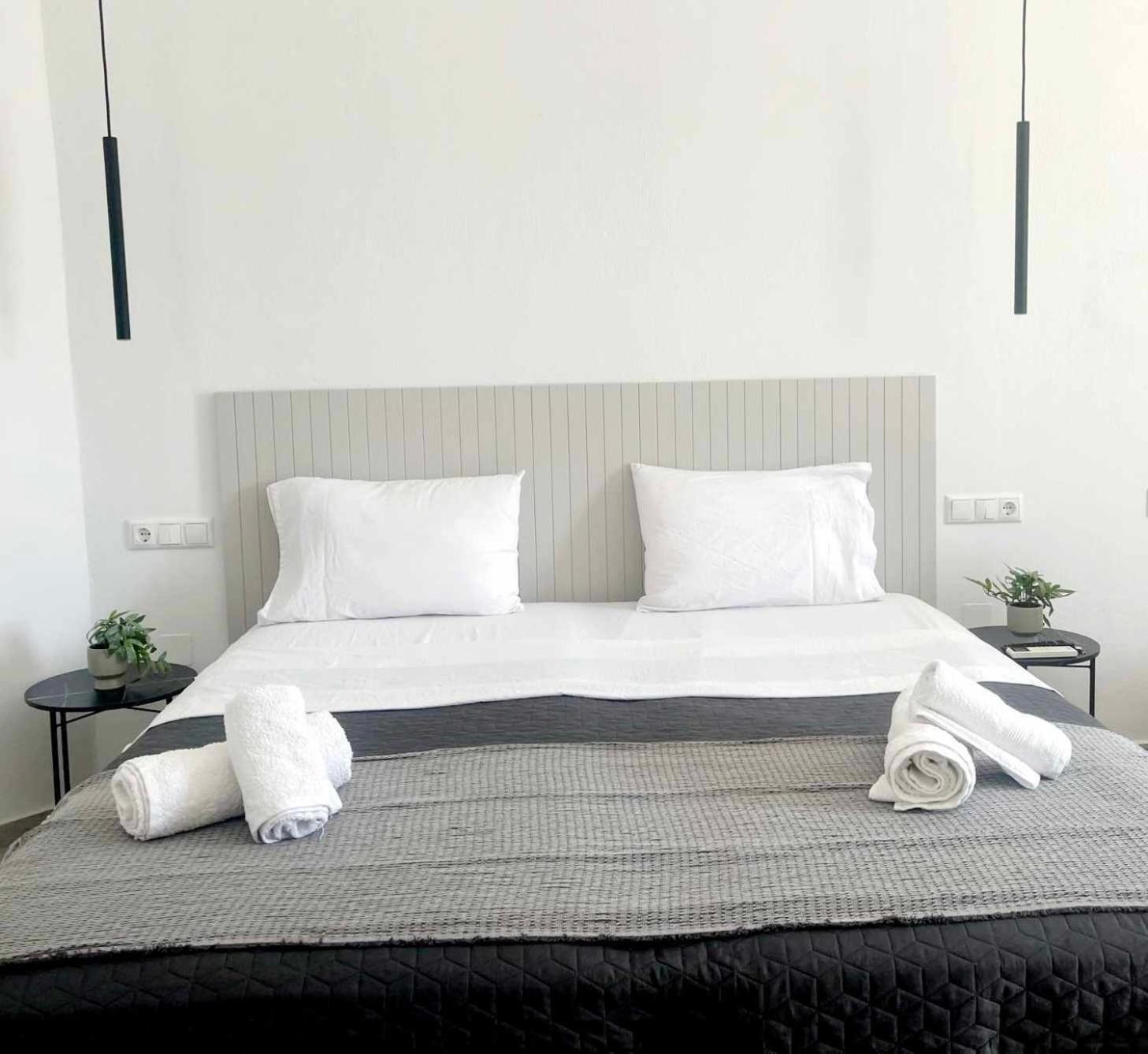 Maya Apartments, Modern And Convenient Apartments With Private Parking Skiathos Town Ngoại thất bức ảnh