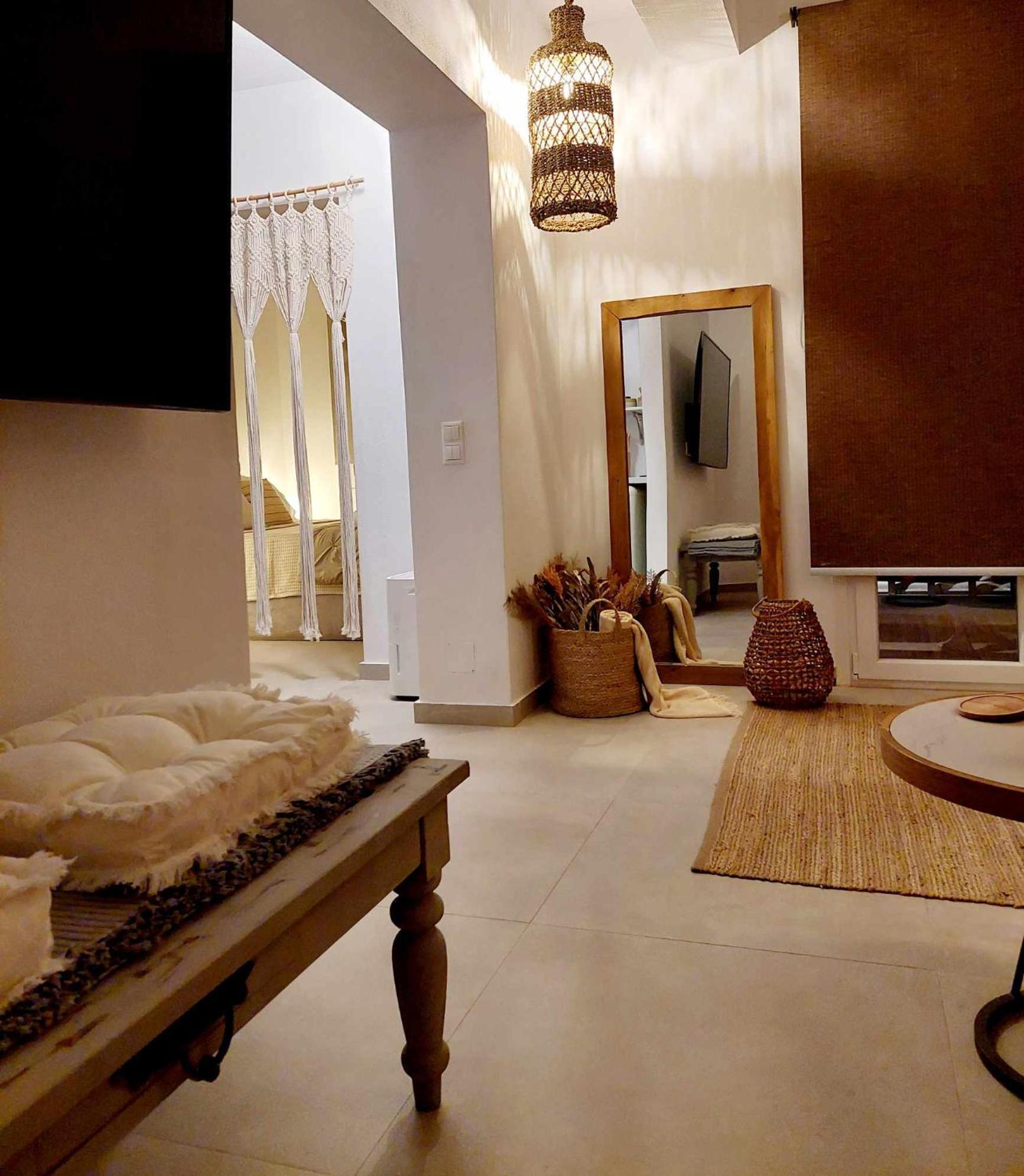 Maya Apartments, Modern And Convenient Apartments With Private Parking Skiathos Town Ngoại thất bức ảnh