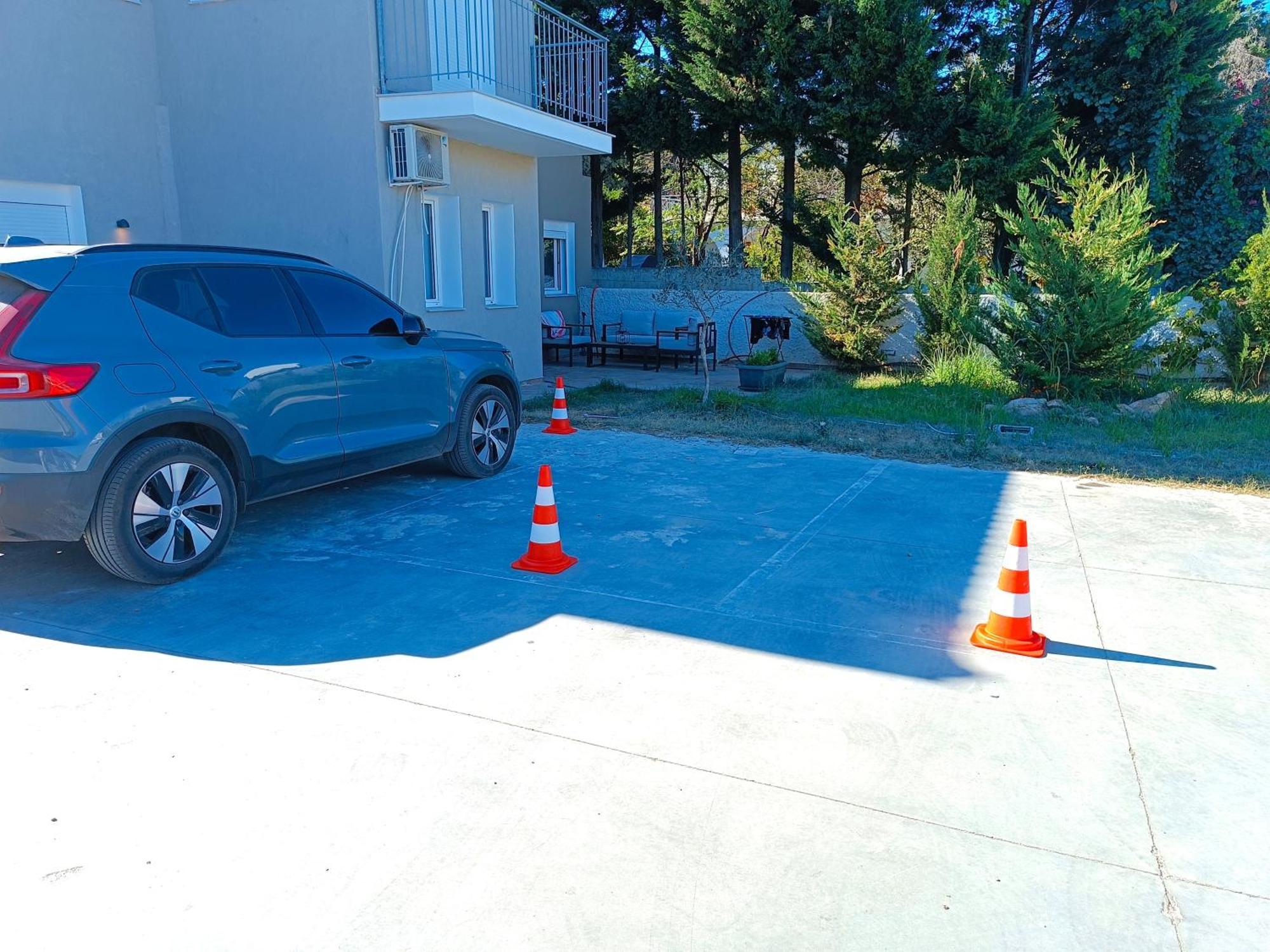 Maya Apartments, Modern And Convenient Apartments With Private Parking Skiathos Town Ngoại thất bức ảnh